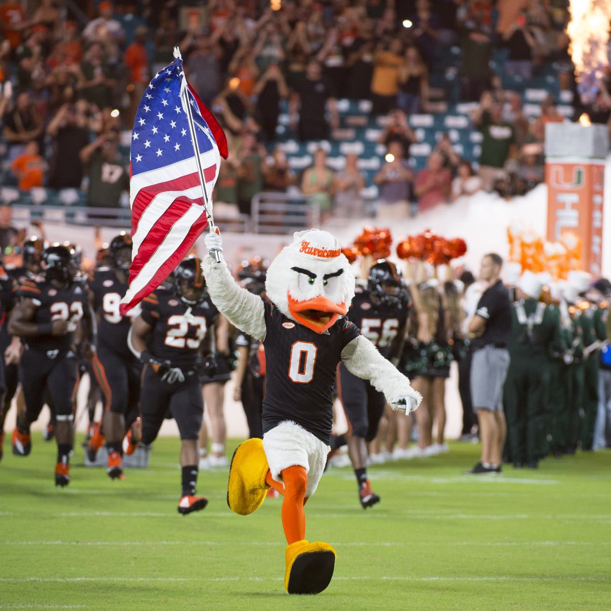 whycover3's tweet photo. Truly blessed to receive an offer from the university of Miami 💚🧡 #gocanes @BHoward_11 @247Sports @JordanDavisHill @JerryRecruiting @Coach_Gattis https://t.co/nFHwM2iKi2