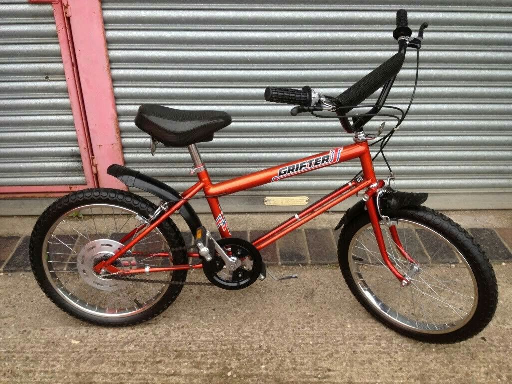 SeasonDeeper's tweet photo. Retweet if you remember these, did you have one? https://t.co/7Xn70p4ipU