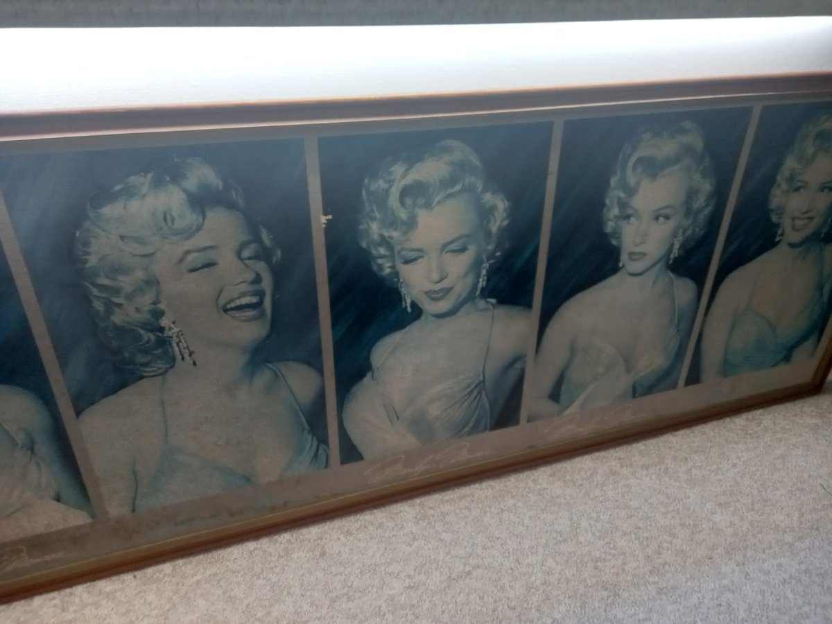PATRICIO_3D's tweet photo. Cuadro gigante de #MarilynMonroe d la época (años 60s) traído d USA. Mide 198 x 70cm. especial para pub, restaurant, café, barbería etc, o si quieres darle un toke d elegancia a tu casa, salió n diario LUN (ver foto), último valor $250.000 @franciscamusic @lun @mirnaschindler RT https://t.co/3YD4ts1nN5