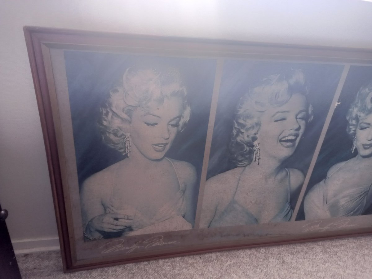 PATRICIO_3D's tweet photo. Cuadro gigante de #MarilynMonroe d la época (años 60s) traído d USA. Mide 198 x 70cm. especial para pub, restaurant, café, barbería etc, o si quieres darle un toke d elegancia a tu casa, salió n diario LUN (ver foto), último valor $250.000 @franciscamusic @lun @mirnaschindler RT https://t.co/3YD4ts1nN5