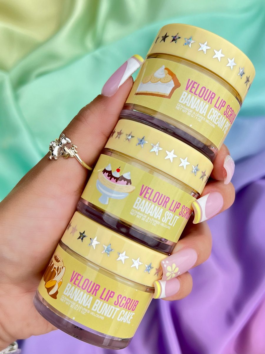 Get ready less than 30 minutes for <a href="/JeffreeStar/">Jeffree Star</a> #bananafetish launch! 🍌👏🏼💛 #jeffreestarcosmetics #jeffreestar #newmakeup