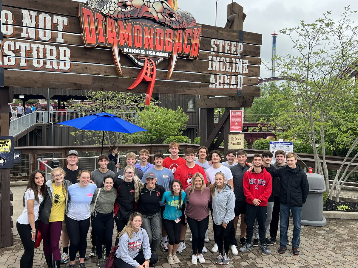 Everyone is having fun and the weather is good! 🤞