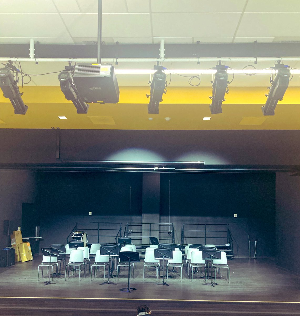 anaheim_music's tweet photo. So excited to hear 6th graders perform on the brand new stage @Sunkistelem #elementary #music #band #Anaheim @AnaheimElem https://t.co/gzHff88wR1