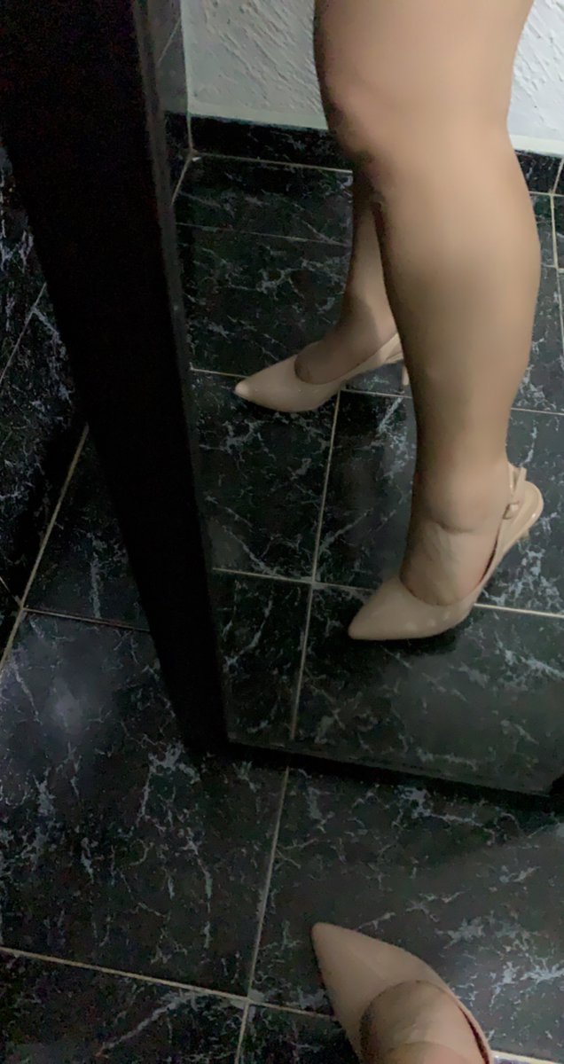 TwinkleToes7_7's tweet photo. Hello my cuties!😘 DM to request custom pics. #feetِ #feetworshi̇p #FOOTFETİSH #HeelsLegsToes #Sales #toes #fetish #feetpics
https://t.co/5zStKigk69 https://t.co/zpaJnv29jn