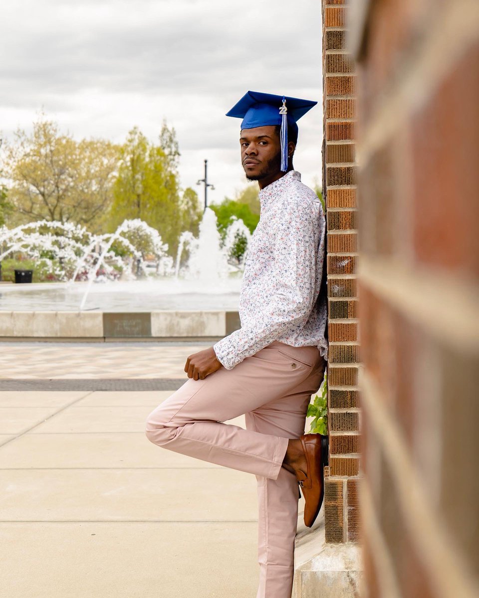 Don__223's tweet photo. I just want to thank everyone who supported me on this 4 Year Journey , I have officially graduated with a Bachelors Degree in Business Administration at Indiana State University. ππ¨πΎβππ€πππ https://t.co/t8vlorXf5u