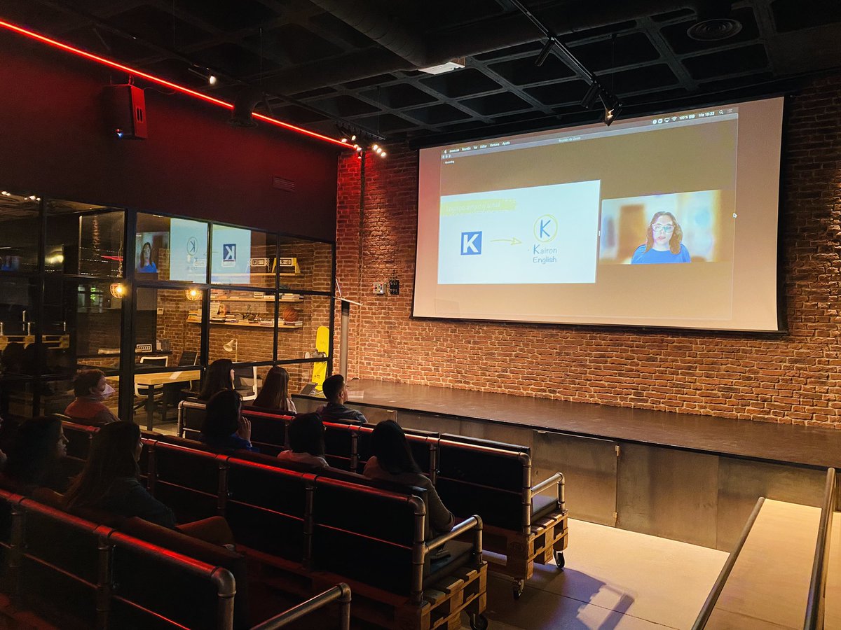 jordisanildefon's tweet photo. Inés Carrascosa (@Ines_cmartin) nos presenta el TFM de la marca Kairon English 😍 en el #MasterAulaCM de forma online en @aulaCM https://t.co/ELxarHijqV