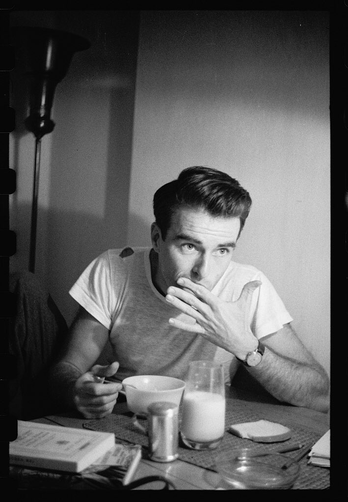 Marvelous Montgomery Clift tweet media