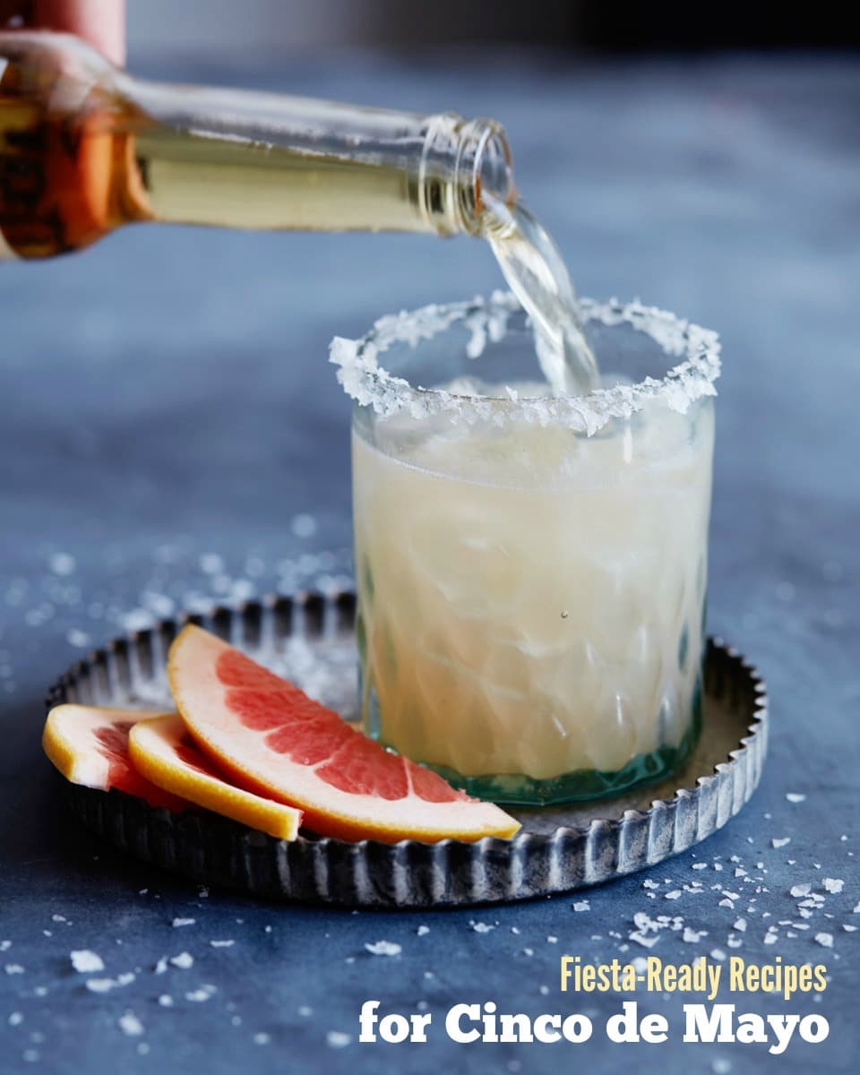 Should you be celebrating this weekend, I've rounded up all of my favorite recipes for an epic Cinco de Mayo spread below. Not to worry, Dude Dieters, I've got you too. I included recipes from the book with their page numbers in italics.
domesticate-me.com/cinco-de-mayo-…