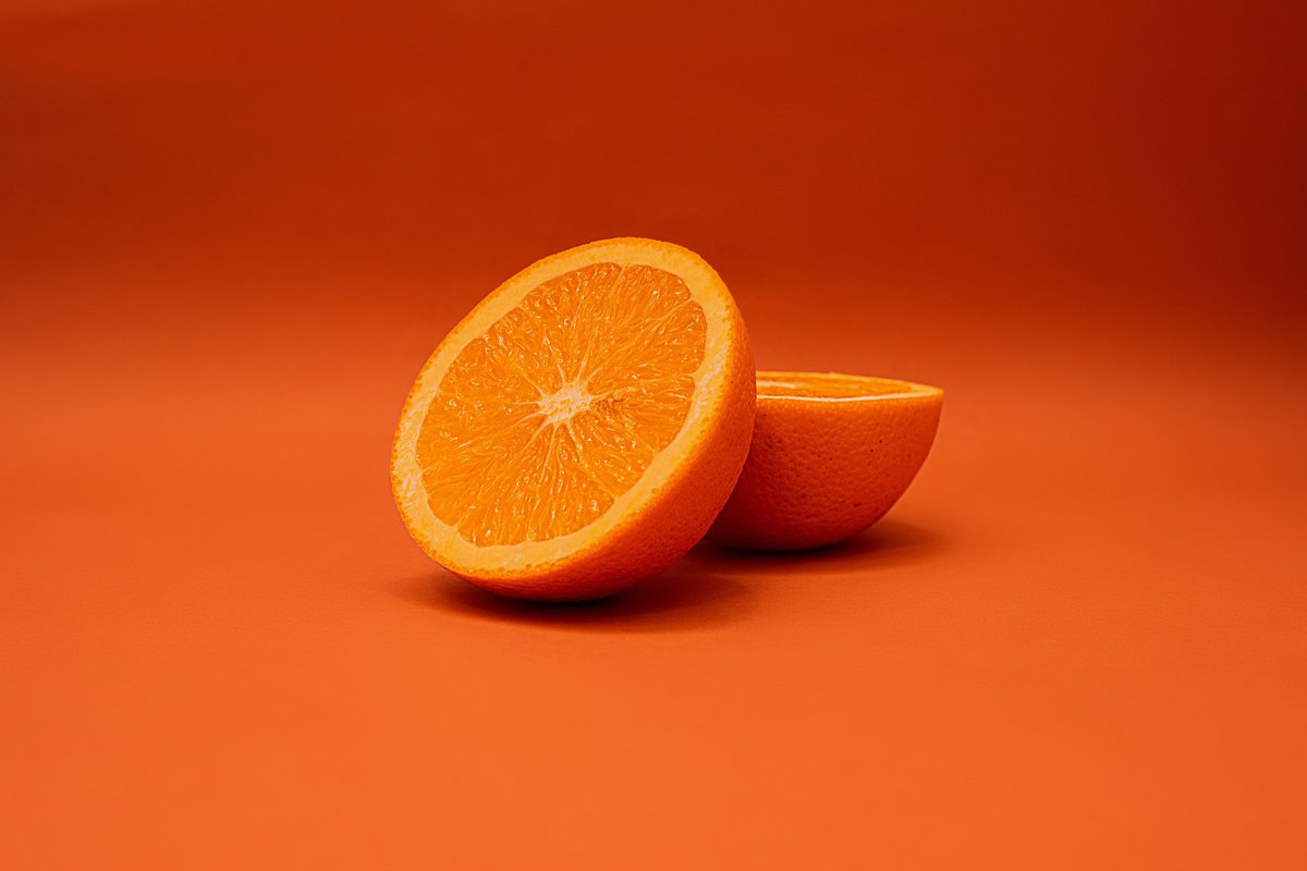Did you know that your morning glass of orange juice has hidden costs? 40% to 60% of the fruit —rind, pulp, seeds— is wasted. 
#SITAlumni <a href="/OrangeFiber/">Orange Fiber</a> found a way to extract cellulose and make fabric, and they patented the process.