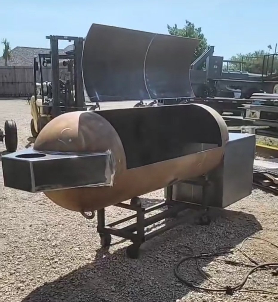 tank4daCubz's tweet photo. It's a beautiful day here... especially when you get to see your new #250Offset get its doors cut (2 door/single opening #FTW). #Respect👊 #AJsCustomCookers (IG)
#SmokerBuild #250Trailer #ImTeamAJ #CantWait #TanksTank #BBQ #TXBBQ #Texas #FtWorth https://t.co/3JushBNAim