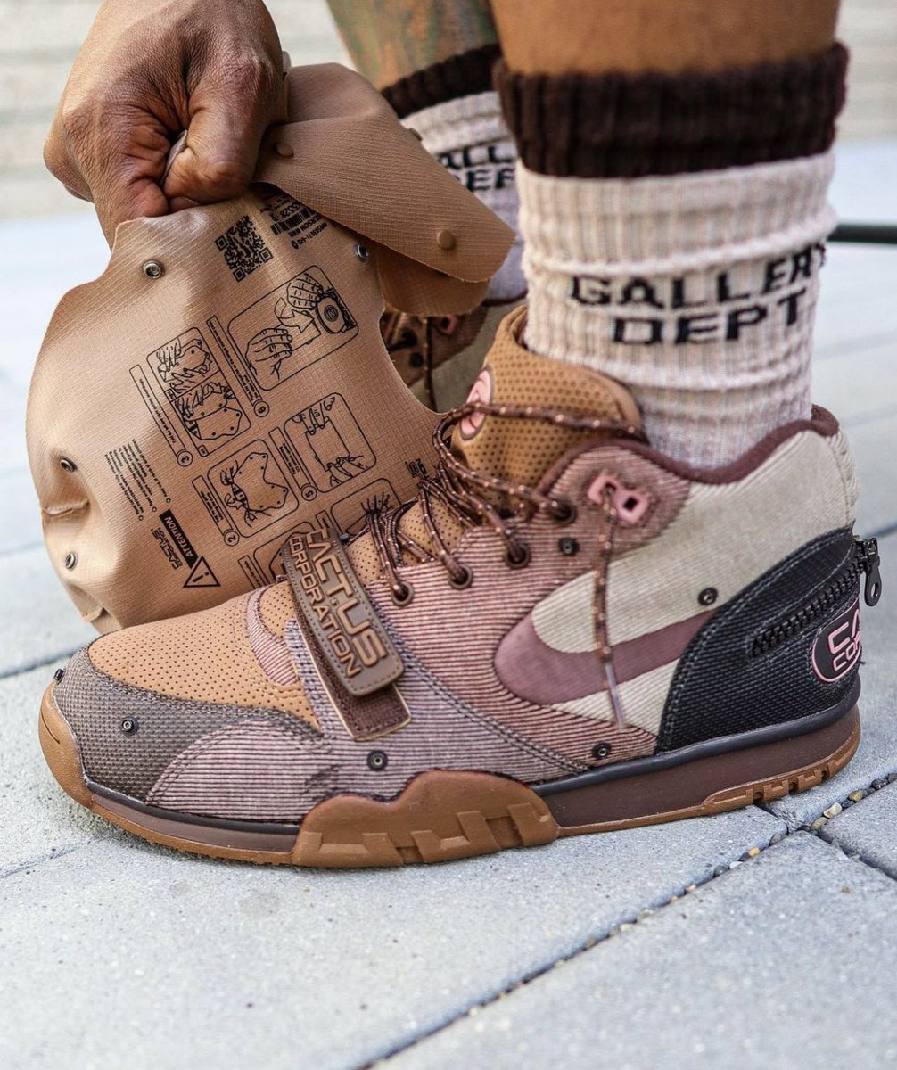 nicekicks's tweet photo. Travis Scott x Nike Air Trainer 1 📦 https://t.co/dVr9hQ8LRM