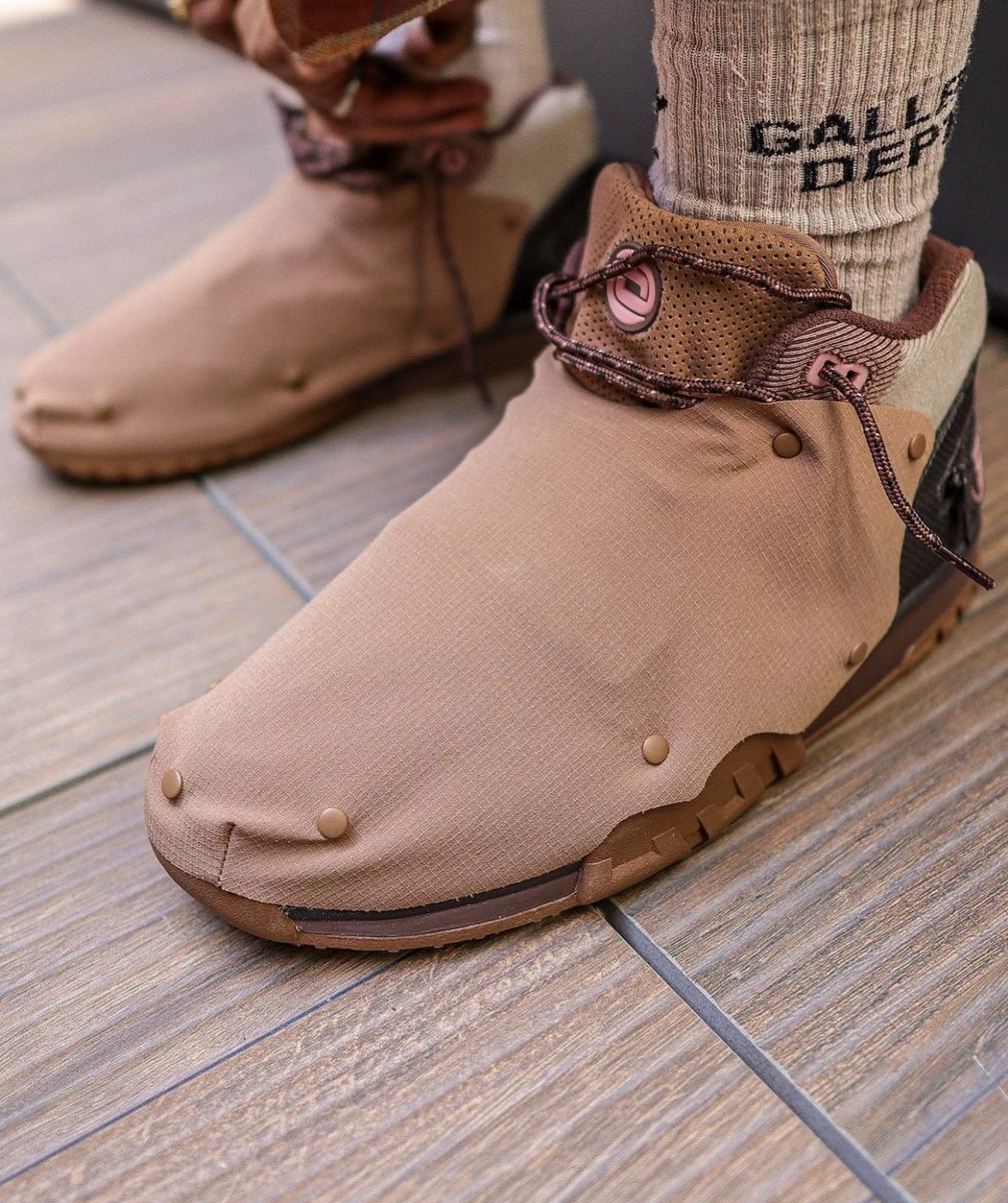 nicekicks's tweet photo. Travis Scott x Nike Air Trainer 1 📦 https://t.co/dVr9hQ8LRM
