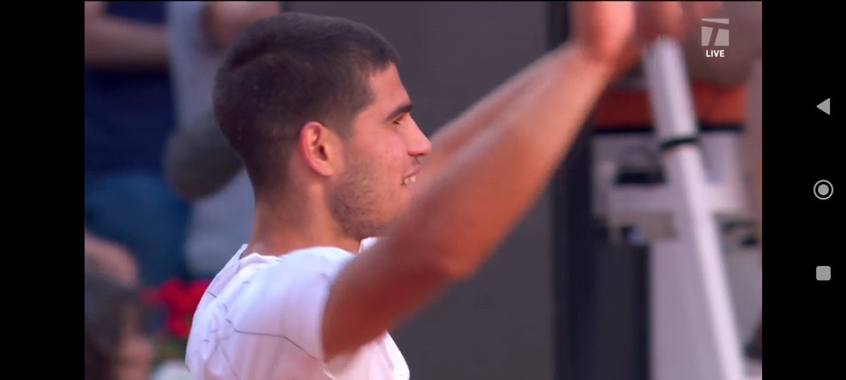 GinesRuizMacia's tweet photo. Lo de @alcarazcarlos03 es brutal. #ATPMadrid 
#QueHaPasado 
#Carlitos https://t.co/RmbUiwXEIV