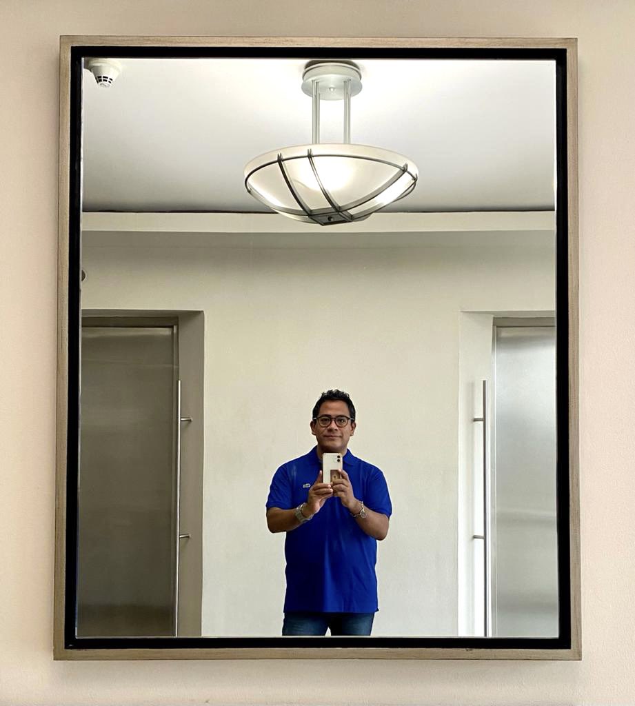 HomerikiPS's tweet photo. la verdad, la verdad, la verdad, la mera verdad y la purititita verdad, vestirme de azul dayton me encanta!!! 🪞💙✨
#espejo #reflejo #imagen #mirror #instamirror
#gay #gayisokay #gayguy #instagay
#oaxaqueñopresumido https://t.co/lXGVEucOjI