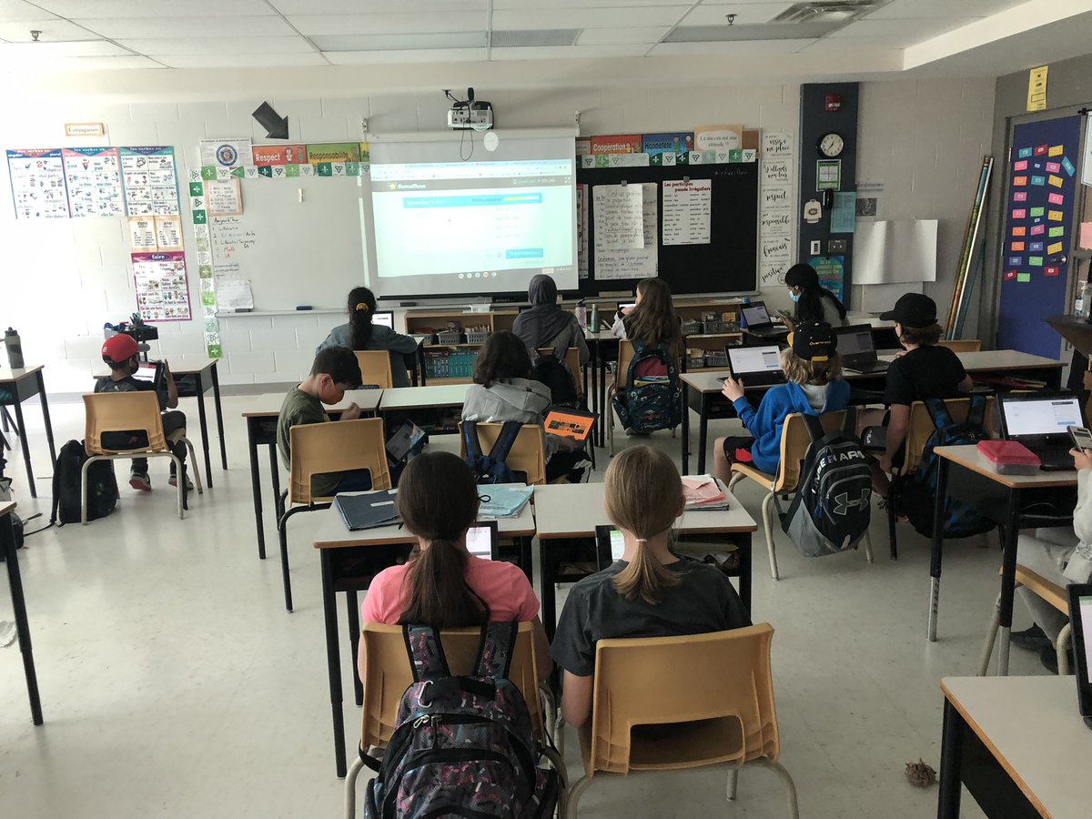 MrsVarvaresos's tweet photo. Knowledgehook game show is underway. A bit of friendly competition as we review our knowledge of patterning. Fun way to test ourselves. @BerriganSchool https://t.co/qwiyFa61Kx