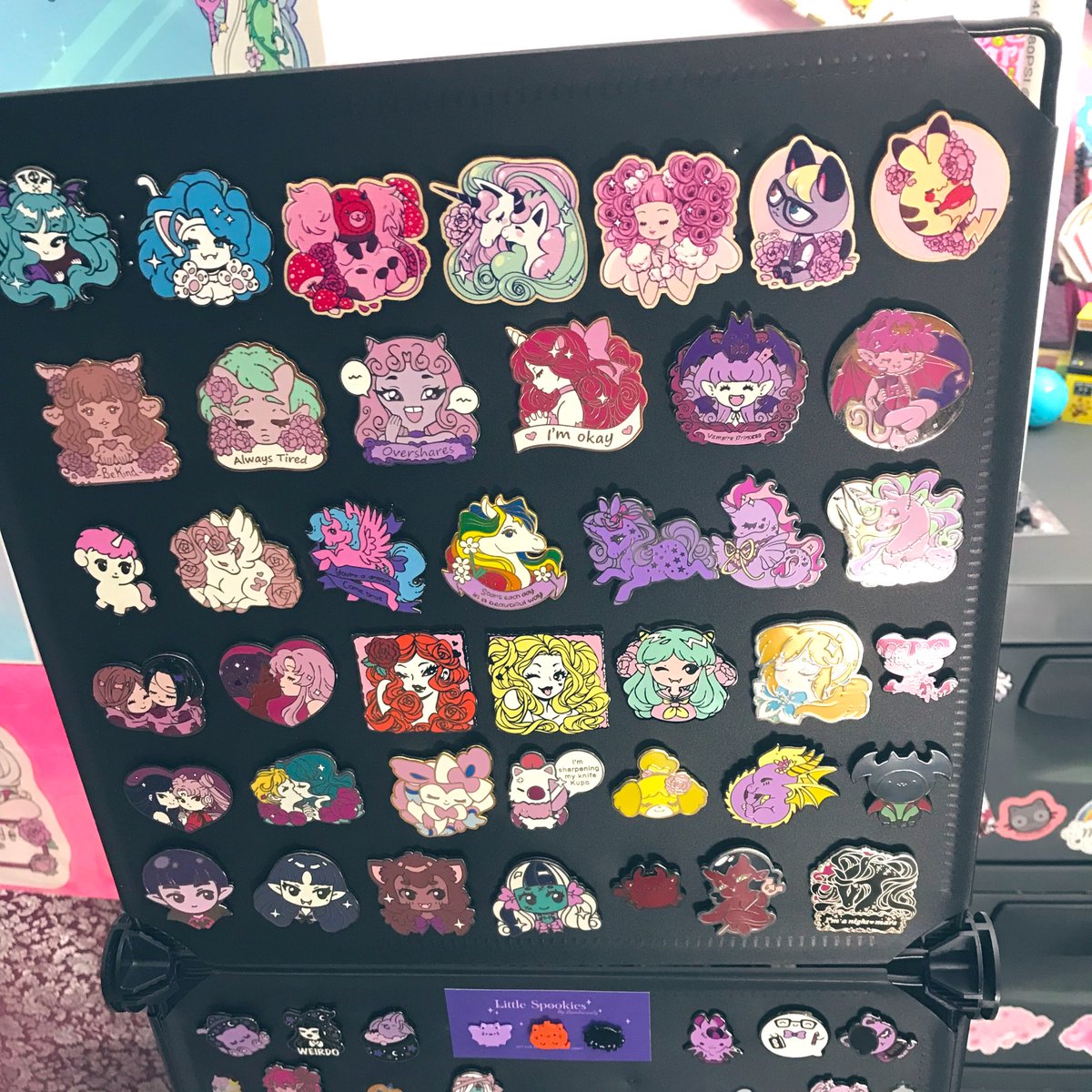 Testing out my display for @FanimeCon !! 💕🥰 