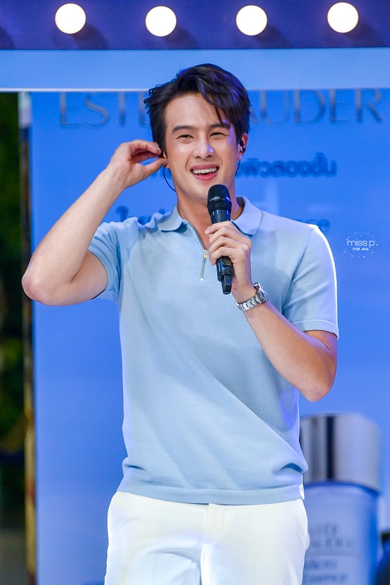 misspforjma's tweet photo. 220505 Estée Lauder Micro Essence Treatment event at Siam Paragon 

นักร้องเค้าร้องได้ถึงอารมณ์ทุกเพลงเลย 🎼

#jamesma
#เจมส์มาร์
#MicroEssence
#EsteePartner https://t.co/UMgwkcaAzQ