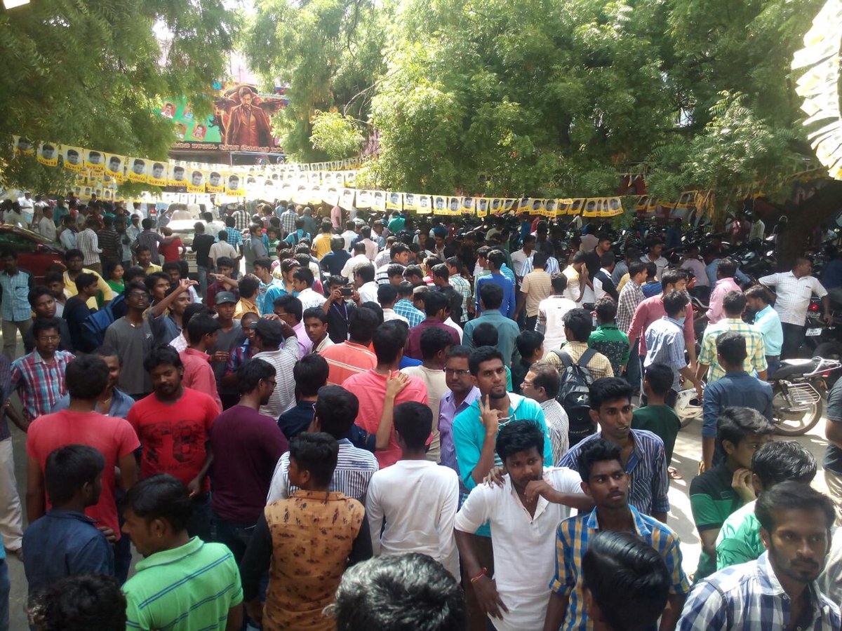 TvlSFC's tweet photo. #24 FDFS Crowd in Perinbavilas theatre, Tirunelveli. Nostalgic moments.😎
#6YearsOf24
#6YearsofBlockBuster24 https://t.co/JAUMHibSf6