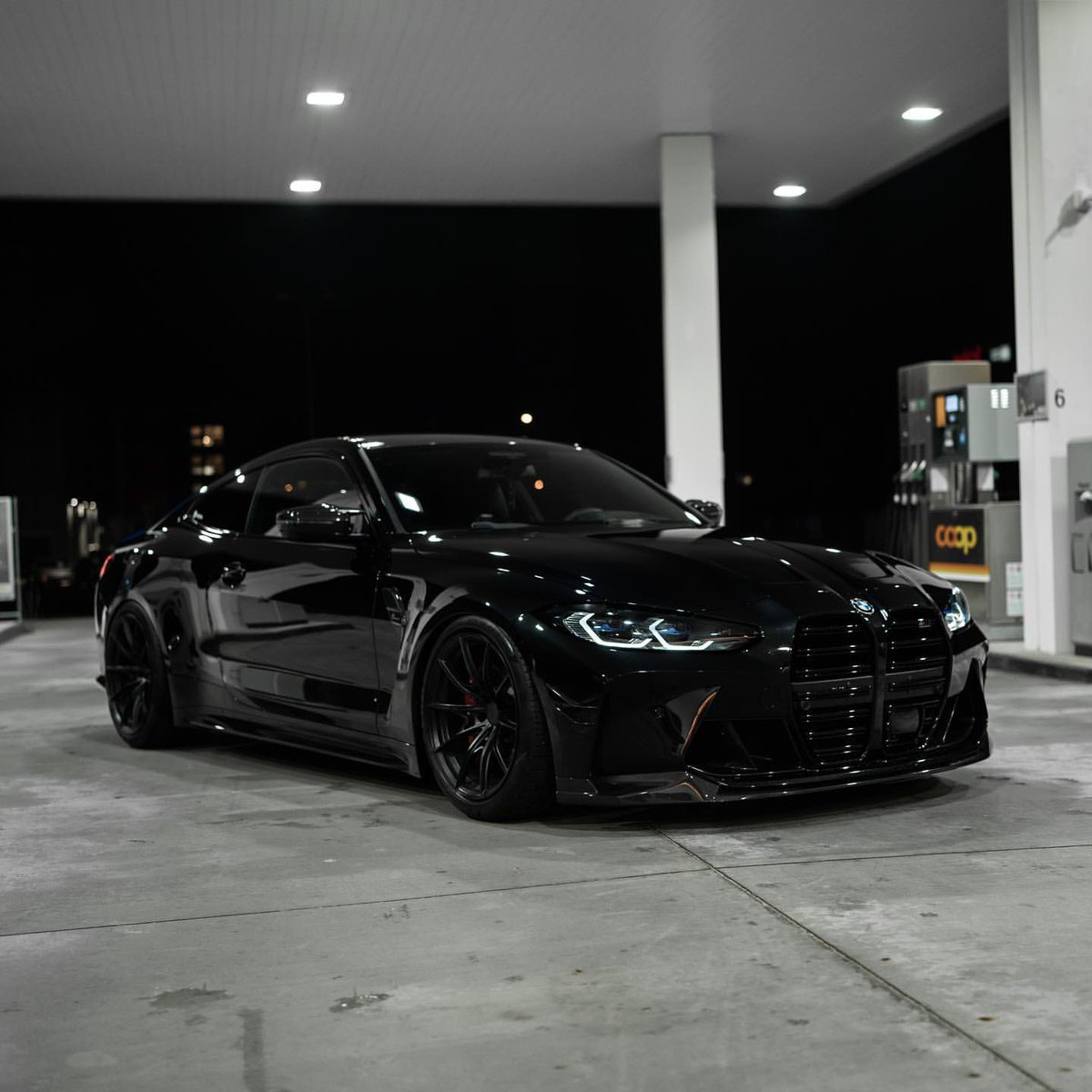 carpxrnpicx's tweet photo. BMW M4 Competition https://t.co/0sWCzHNLrN