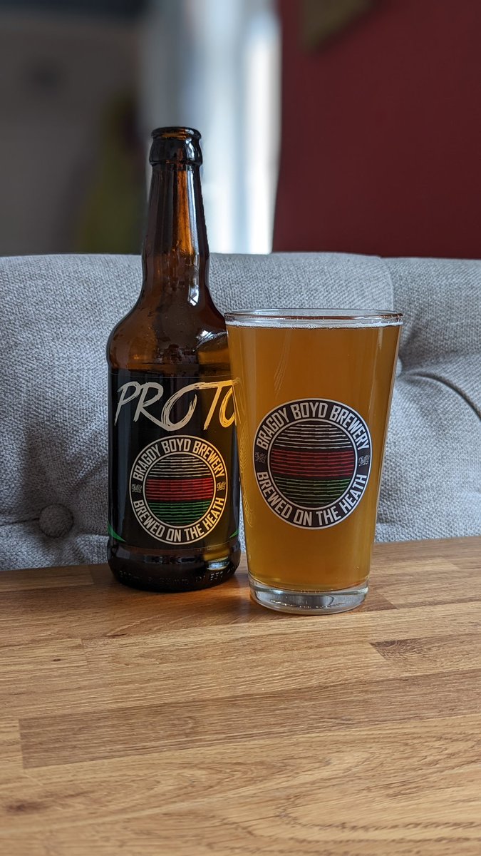 BragdyBoyd's tweet photo. 🍻 NEW BEER ALERT!!! 🍻

The final ale we have available at #springtimebeerfestivitiesontheheath🍻 TOMORROW!!

Introducing 'Amarillo', our single hopped ale using nothing but Amarillo hops!

A bitter hit initially, but smoothes out in the aftertaste! https://t.co/r27Qzx1PPz