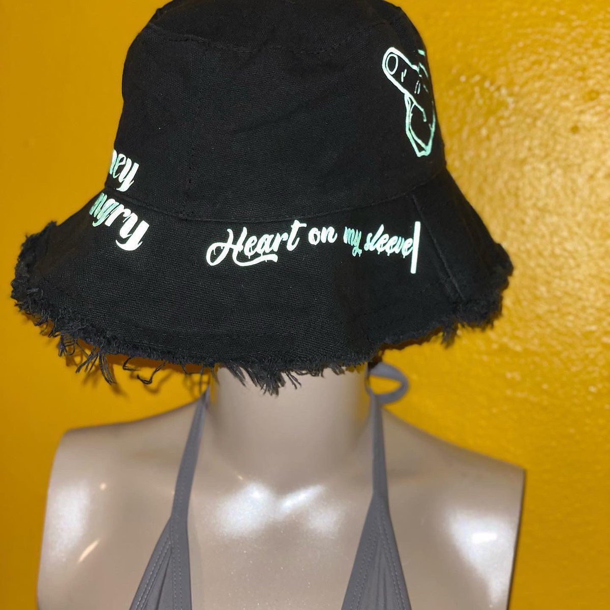 emotionless_A's tweet photo. The Best Brand Raffle 🖤

This raffle is for a FREE pair of slide &amp; a bucket hat ! 
Raffle is from 4/25-5/8 ! Winners will be picked 5/9. 
How to Enter: 
1.must be following https://t.co/2XhuOBgJ6b 
2.Repost the raffle &amp; tag us 
3.Tag two (2) friend on THIS POST. https://t.co/imPC2xm8Bk