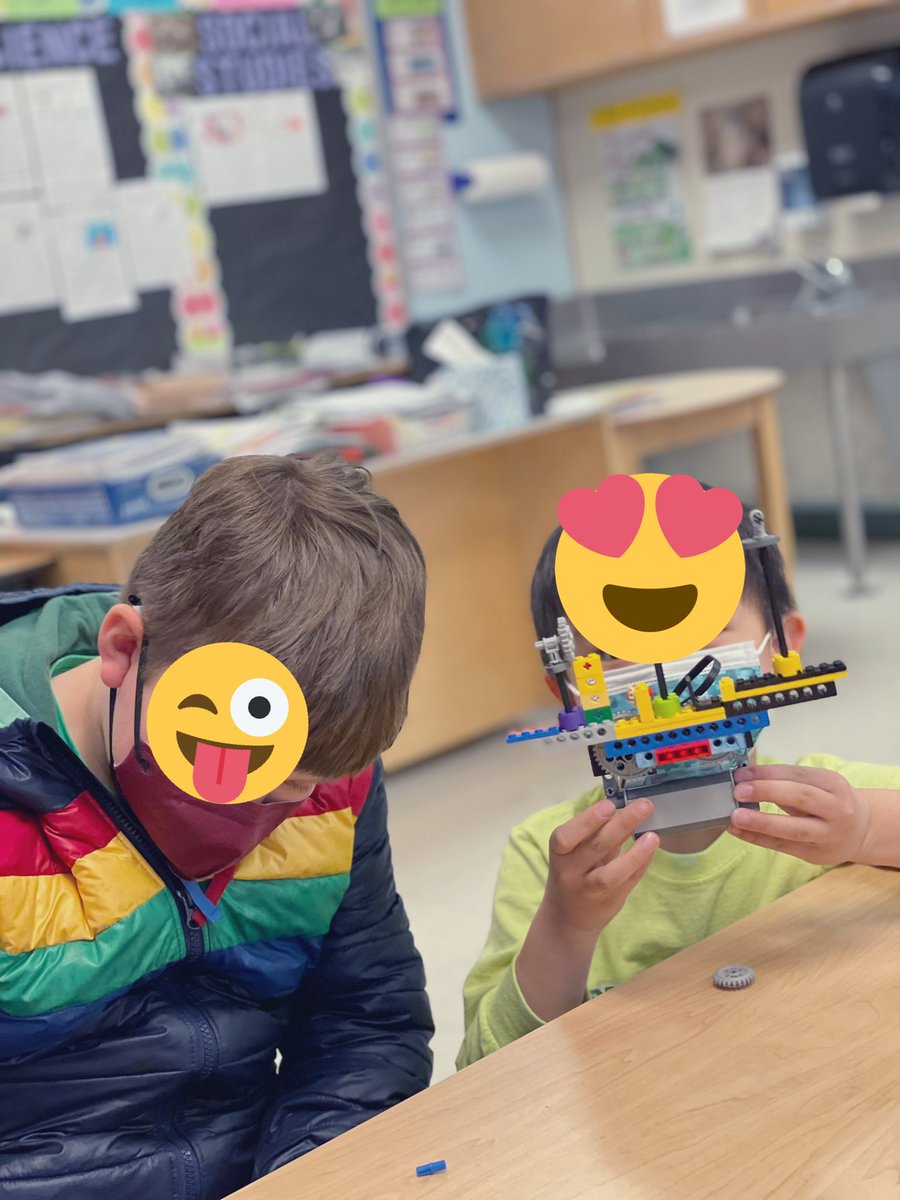 Bricks4KidzNYC's tweet photo. Students are having a blast with Bricks4kidz in-school workshops everyday. # STEM#STEAM# school programs https://t.co/Q019Hd1nDX
