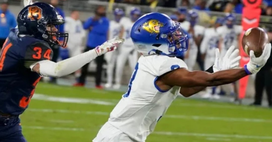CGUHS_Cougars's tweet photo. I am Demetrius Garrett I will be continuing my football career at the college level and plan to study criminal justice https://t.co/G1Ul2p3r5b