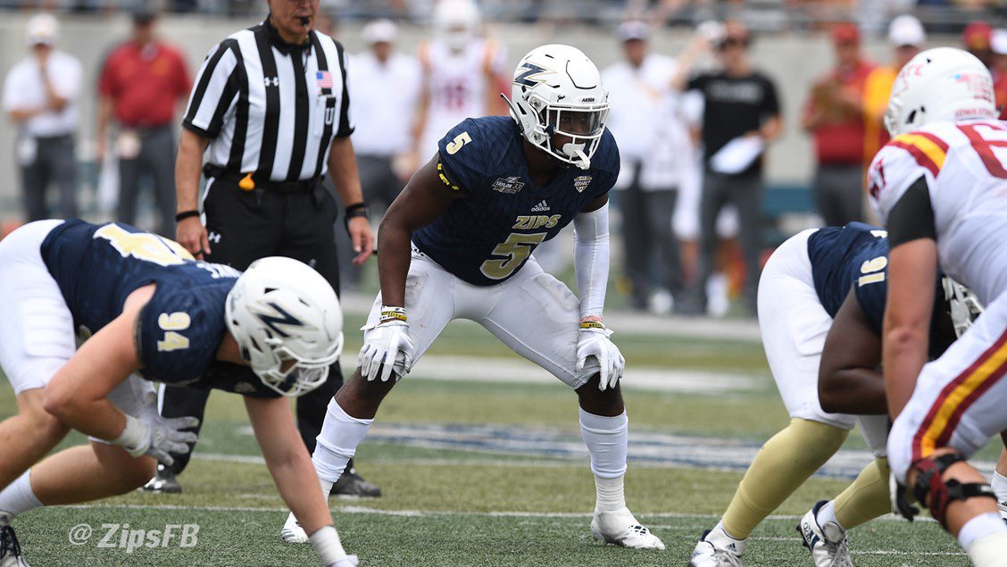 StartzParker's tweet photo. #AGTG I am blessed to receive my first Division 1 offer to the University of Akron! @Nrenna @ZipsFB @CaravanFootball @EDGYTIM @247fbrecruiting @PrepRedzoneIL https://t.co/pKxzYeIyx4