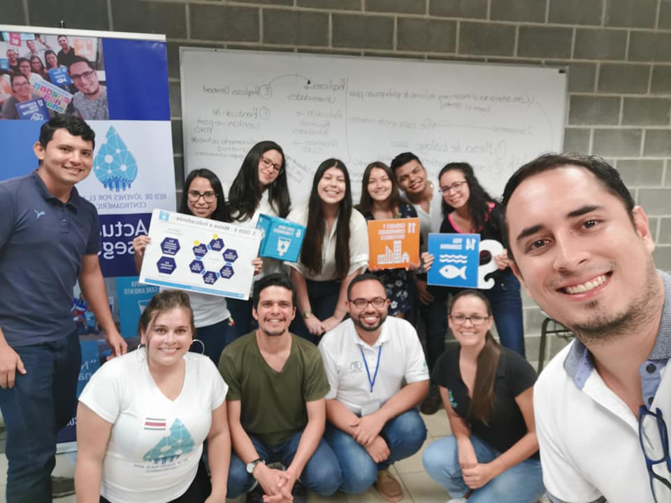 sanwatforall's tweet photo. @RedJovexAguaCR @FANMex @uniceflac @KennethAMB @UNYouthEnvoy @RedJovexAguaCR thanks @sanwatforall for the #TwitterTakeover opportunity, to share our thoughs and asks ahead of the #2022SM

Let's continue to use our digital platforms to promote the common thread between access to water, sanitation &amp; hygiene, climate, health and the economy. https://t.co/dkcwfUGOvc