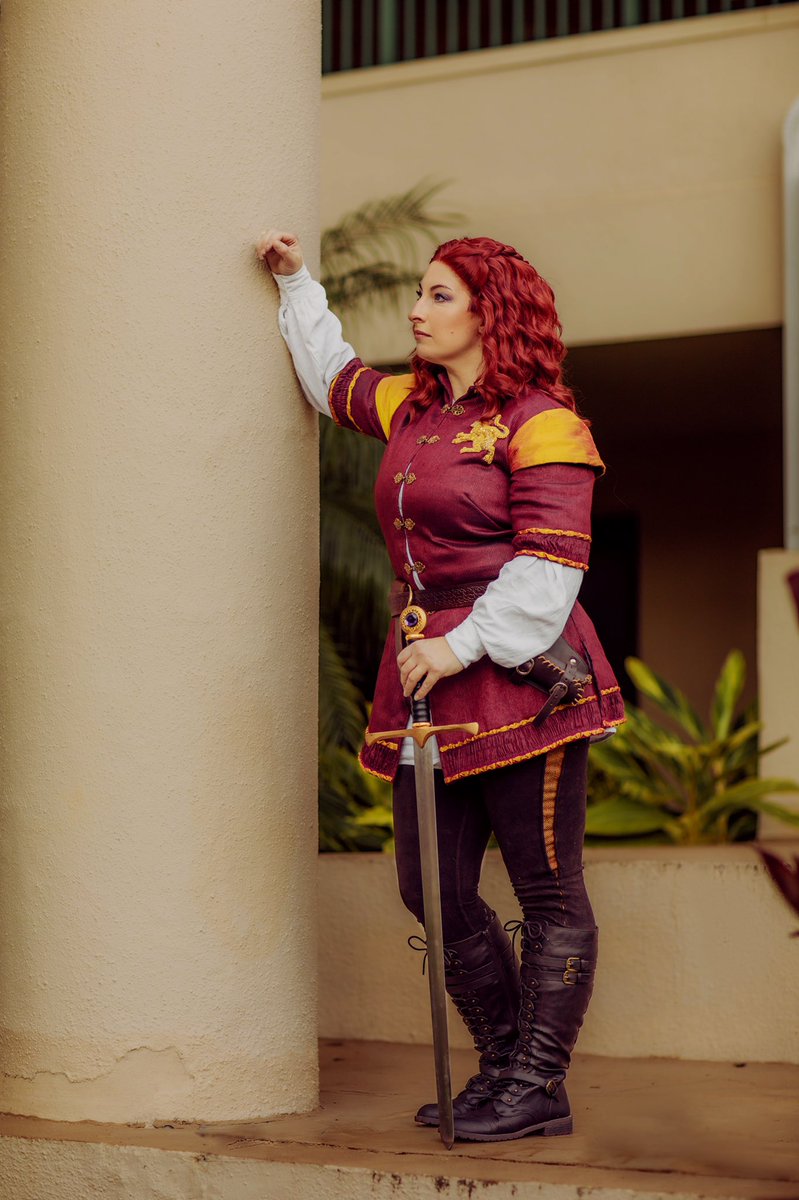 CWSeidman's tweet photo. “D'you think I want to be a lady? 'Walk slowly, Alanna. Sit still, Alanna. Shoulders back, Alanna.' As if that's all I can do with myself! There has to be another way.”

Alanna of Tortall - @TamoraPierce 
📸 - @aDoylible https://t.co/LI3YSk20y8