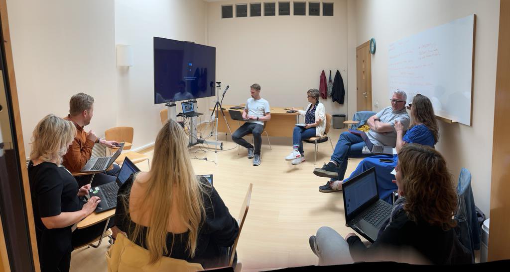 Ambit_sp's tweet photo. Primer encuentro internacional de equipos @AFCambit en Barcelona, en la @FVidalBarraquer. https://t.co/FNotMhexDn