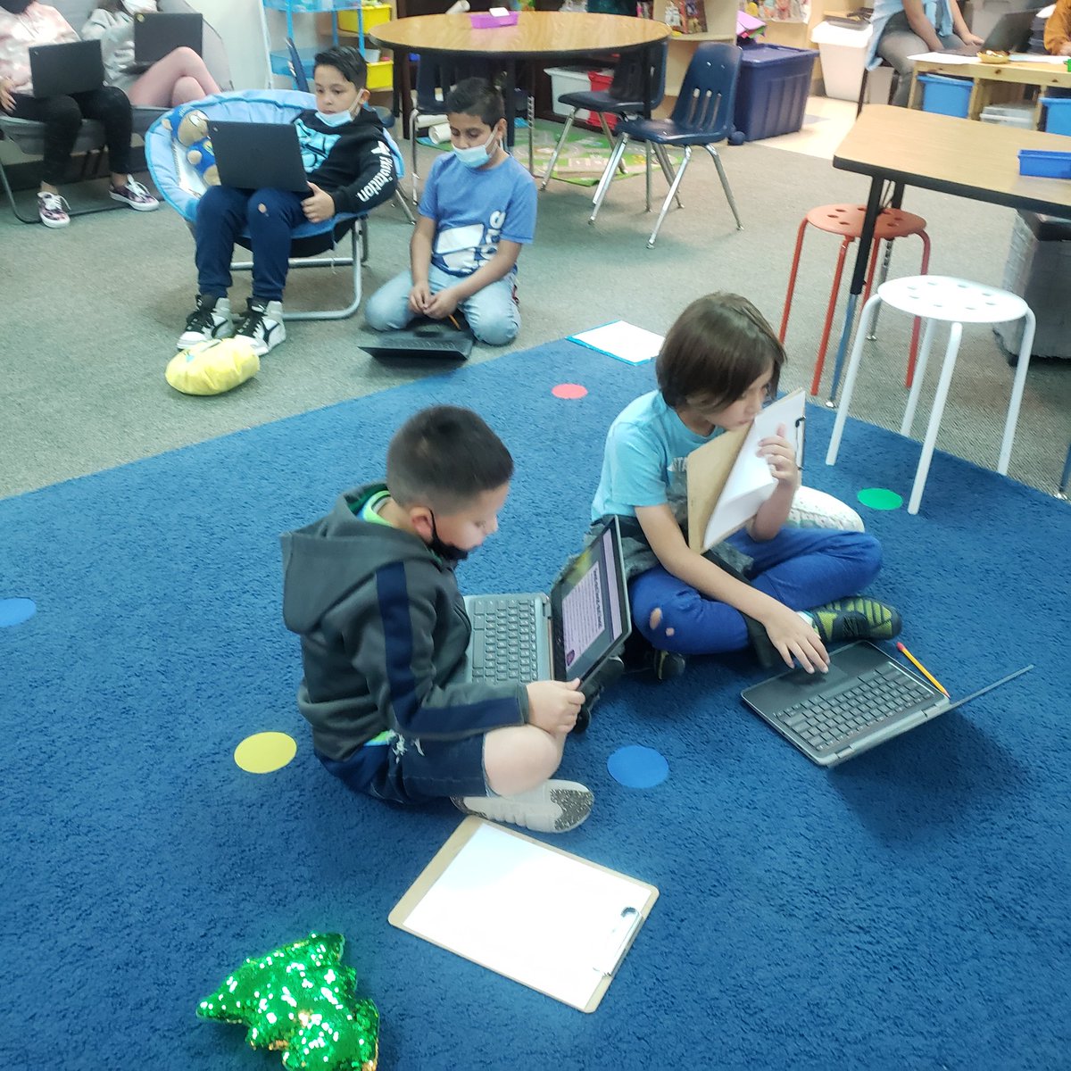MrsSalinasCouns's tweet photo. This week in counseling 3rd-5th, learned how to help themselves during testing if they feel anxious. We focused on using testing strategies, having a positive mindset and quick ways to take a brain break while testing. #ThompsonIsExcellence https://t.co/F8ILVq8D3j