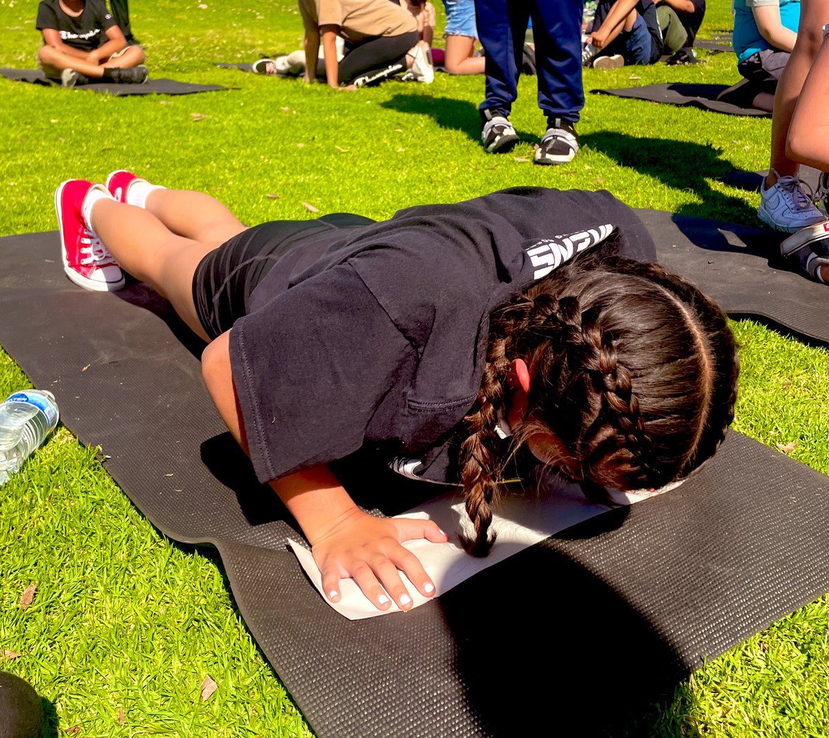 RialtoSimpson's tweet photo. 5th grade fitness test. #75pushups https://t.co/V3ZKmwmdvA