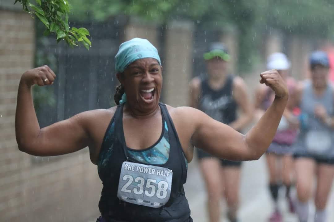 RichNye13's tweet image. Meet #FunRunnerGirl. @USArmy veteran @JamickaEdwards started running 6 years ago. She found friends &amp;amp; connection, especially with the relatively few Black women runners. She’s known for her enthusiasm &amp;amp; encouragement of other runners. Running 5K + mini Saturday. 5:15 pm @WTHRcom
