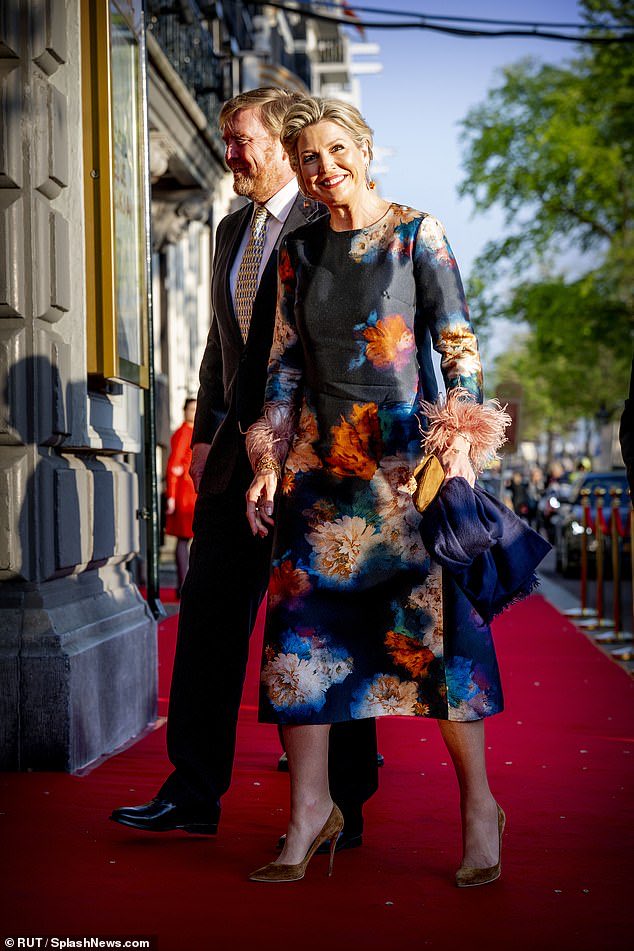 TheNorskaPaul's tweet photo. #QueenMaxima attended a concert with #KingWillemAlexander in #Amsterdam Thursday at Royal Theatre Carreto.
The annual  #LiberationConcert commemorates the end of #Nazi occupation of #TheNetherlands 🇳🇱 👍 https://t.co/9uz1bjO7ns