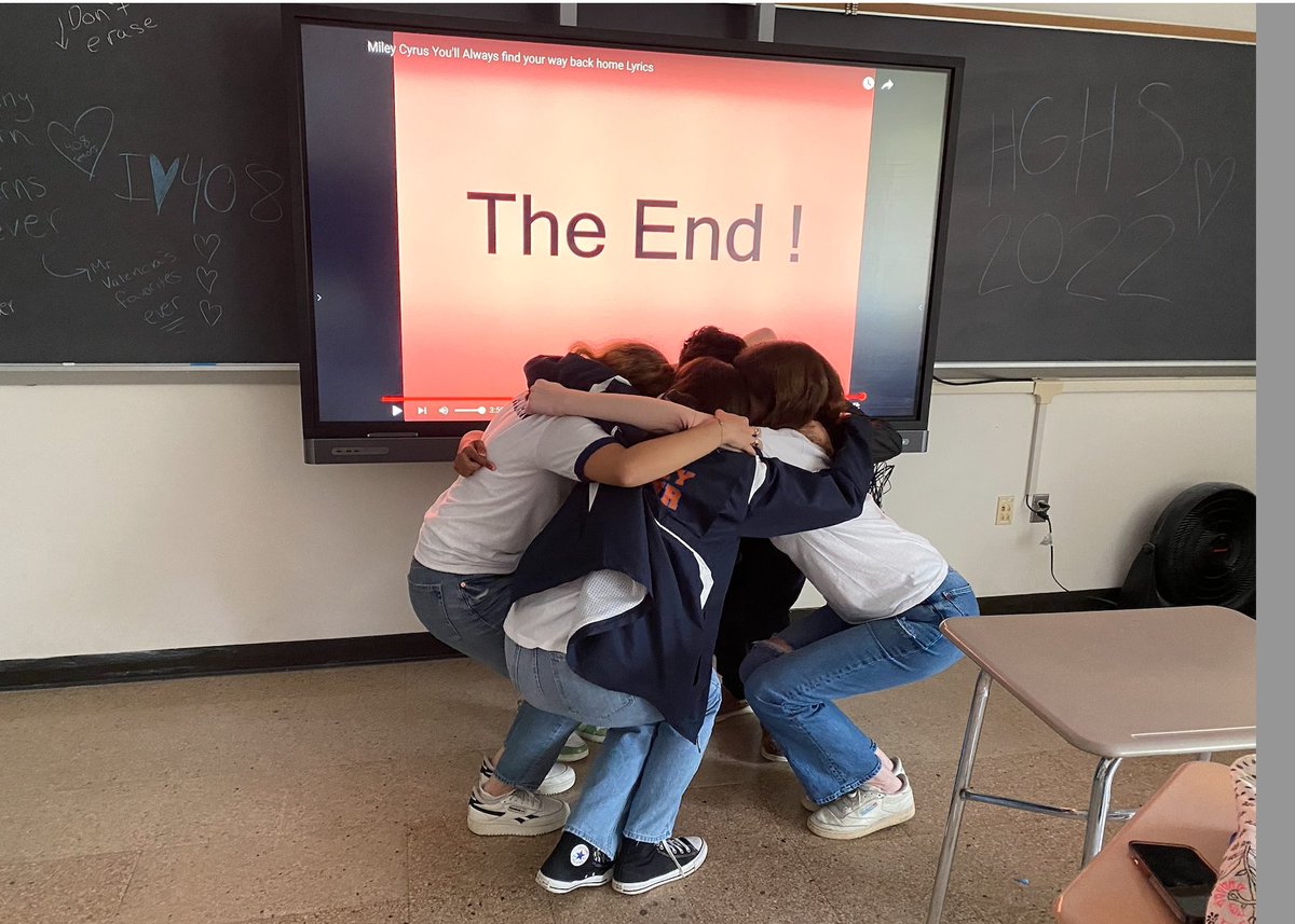 MrValencia24's tweet photo. Last day for our seniors at #WeAreChappaqua๐ฅน
So proud of #Team408 #408Seniors https://t.co/JSD367DPLZ