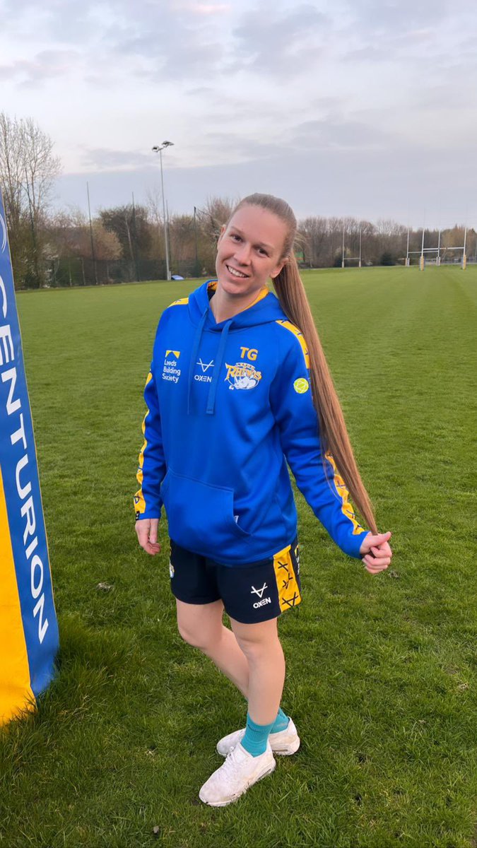 leedsrhinos's tweet photo. 💇‍♀️ Leeds Rhinos Women’s @Gainzy4 is pledging to cut off her hair to donate to @LPTrustUK and also to complete a triathlon later this year to raise money for @LDShospcharity’s @Rob7Burrow Centre for MND appeal

Read more https://t.co/GFnfqmykxo… https://t.co/yIbqxe2LiL