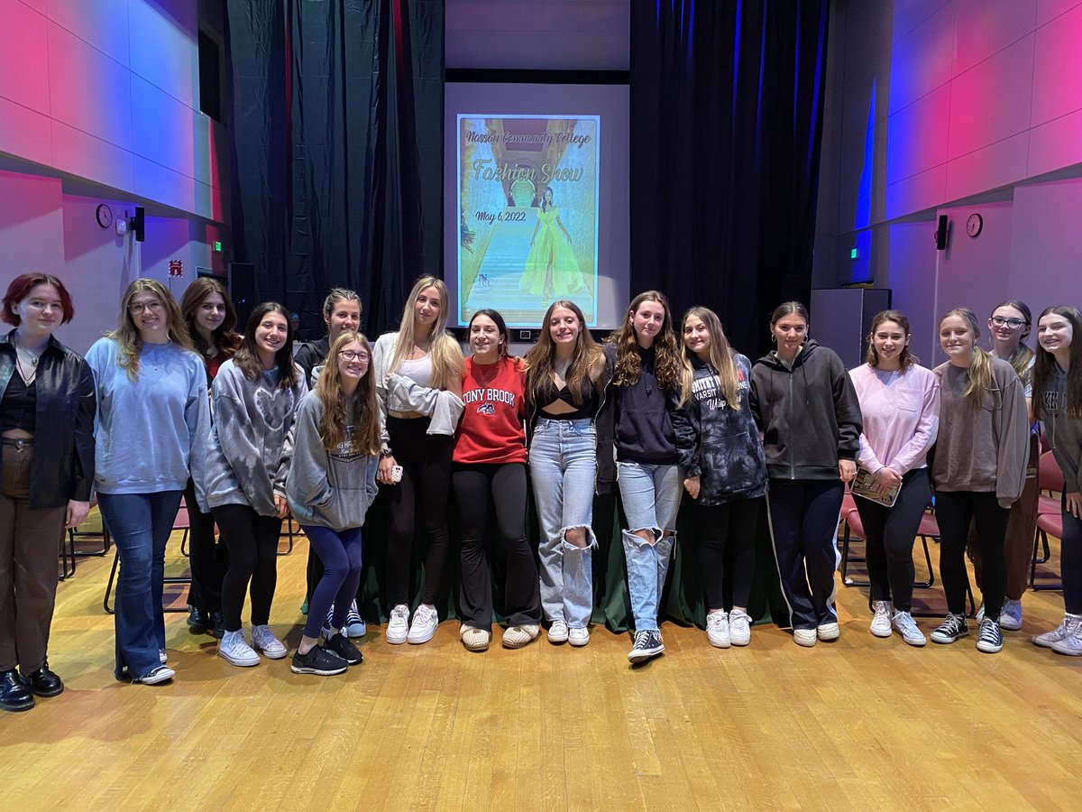 SHS School of Bus. tweet media