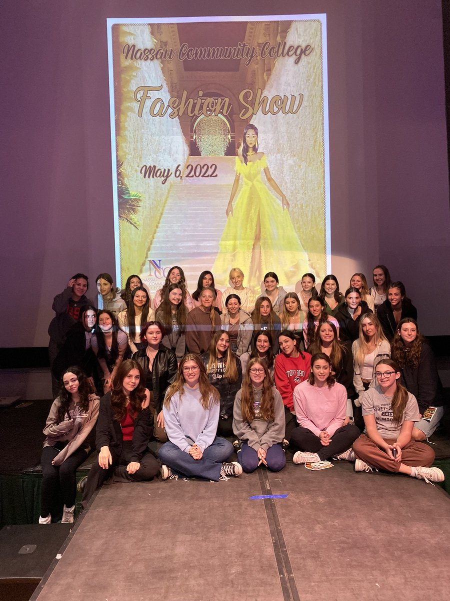 SHS School of Bus. tweet media