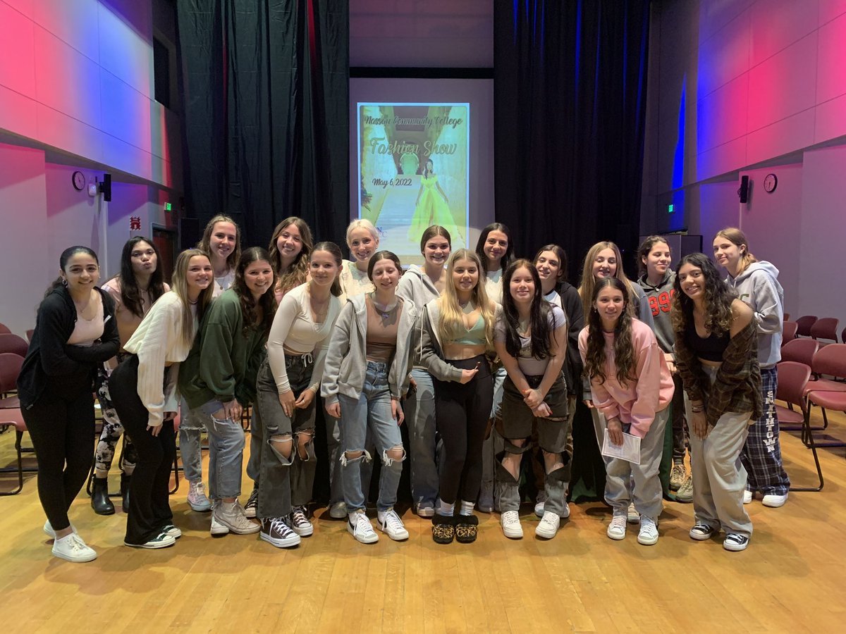 SHS School of Bus. tweet media