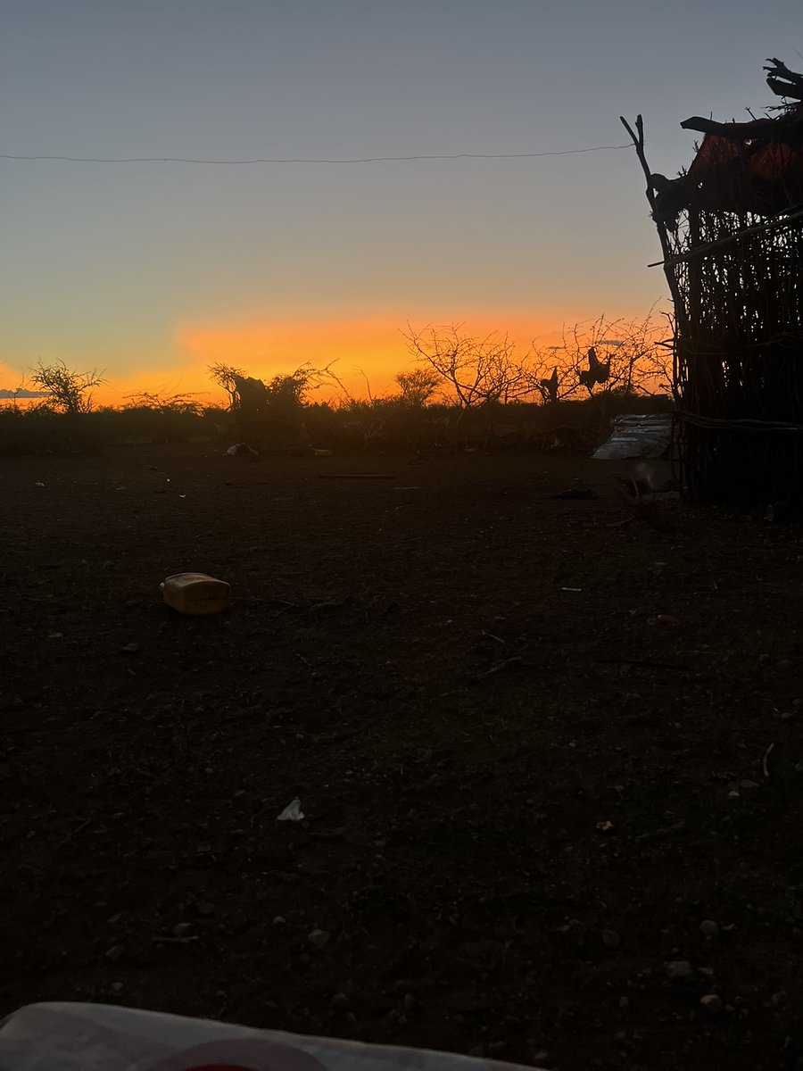 abdi_Dable's tweet photo. Caawa waxaan markii iigu horeeysay ku hoyanayaa baadiyaha tuulada sarraale gobalka hiiraan, waxey 40km u jirtaa magaalada Baladweyne, Waa meel cajiiba, qurxoon oo aad u daggan,     waxay  xasuusta dib iigu celisay 25sano ka hor waagii aan yaraa ee aan waxaraha raaci jiray. https://t.co/E3pNQcDUfS