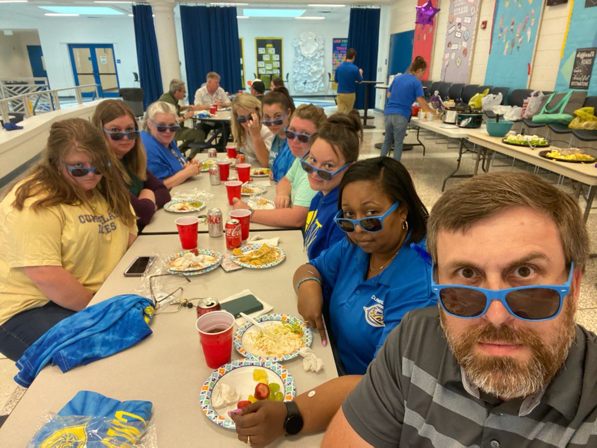 AmesInTheMiddle's tweet photo. Ending #TeacherAppreciationWeek with some @CuCPS swag 💙💛 I am grateful that I get to come to work every day with this crew - we are officially 2 weeks out from the end of the year!! #iamcucps #dukepride https://t.co/Oi895Gx0G1