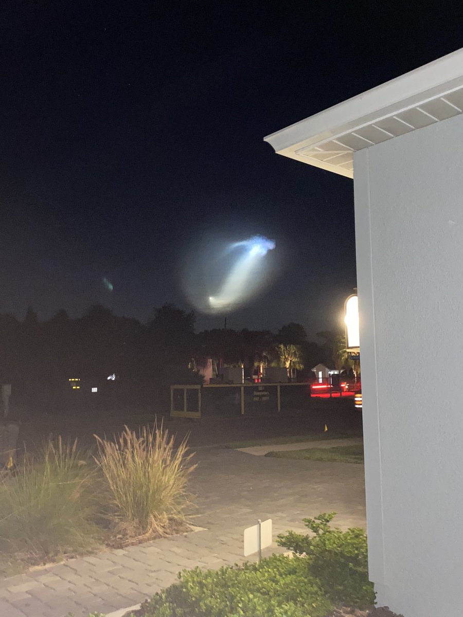 Pjk_Patrick's tweet photo. Parrish Fl view of Space X!!  #spacex #rocket #awesome https://t.co/cZExKc3x2g