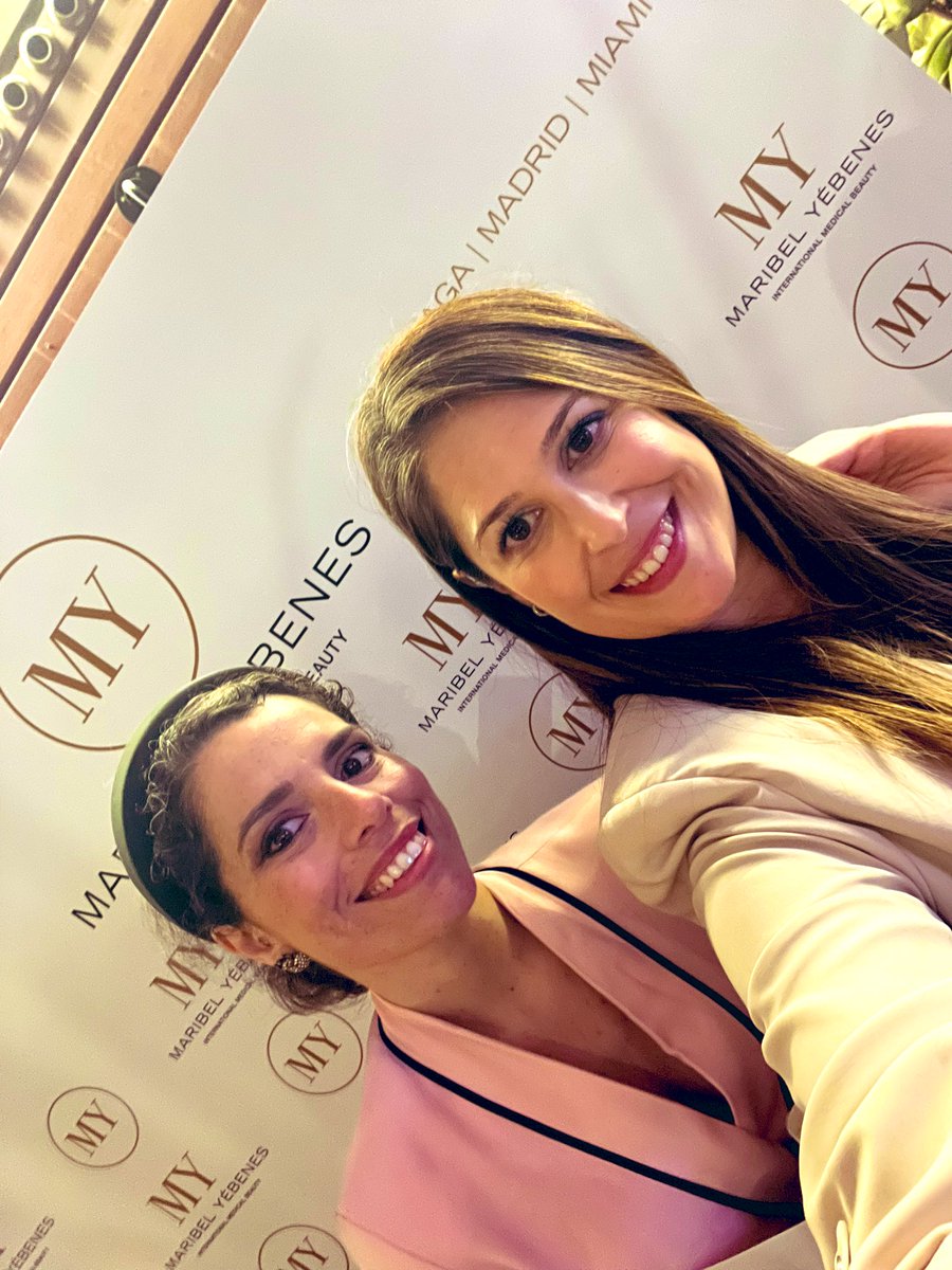 #Gracias <a href="/maribelyebenes/">Maribel Yébenes</a> por la invitación al evento #BellezayArte 'Pinceladas de #Belleza y #MedicinaEstetica'. Me encantó el regalo 🥰. 👨🏻‍🎨🎨Un placer conversar con el artista <a href="/almarostudio/">A l m a r o</a> y compartir vivencias con caras amigas 🫶🏼☺️