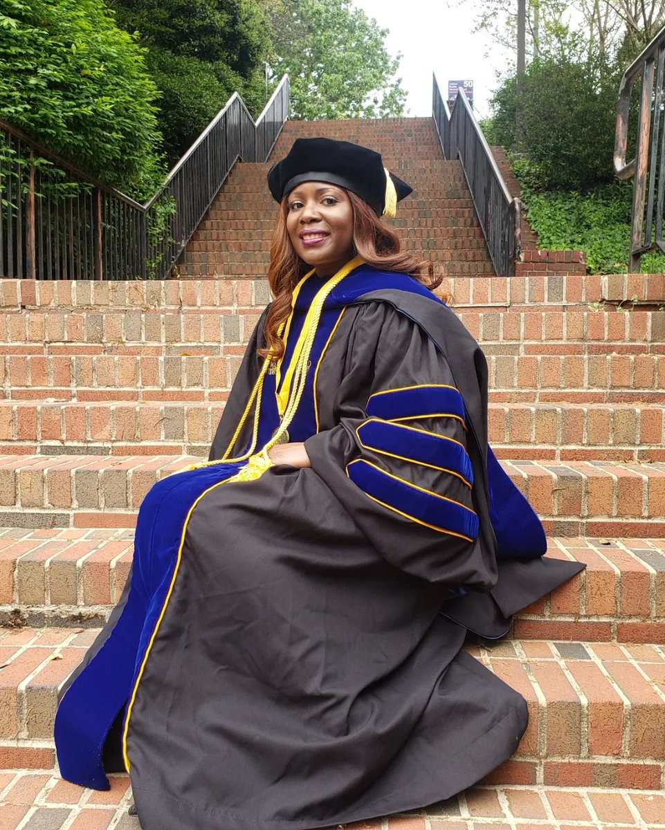 May your cap fly as high as your dreams 🎓

Yesterday's <a href="/HU_SOE/">HowardU_SOE</a> Honors &amp; Awards Ceremony

#ItsADoctor #ItsAGraduate #PhD #BeautyandBrains #HowardAlum #HowardGirl #HBCUGrad #HUSOEgrad2022