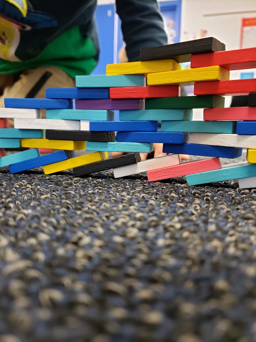 TheMrsCrow22's tweet photo. They always build the coolest things!
#creativeKinders #LunchBunch @WindsorWildcats #IndoorRecess https://t.co/c6ezG03GhK