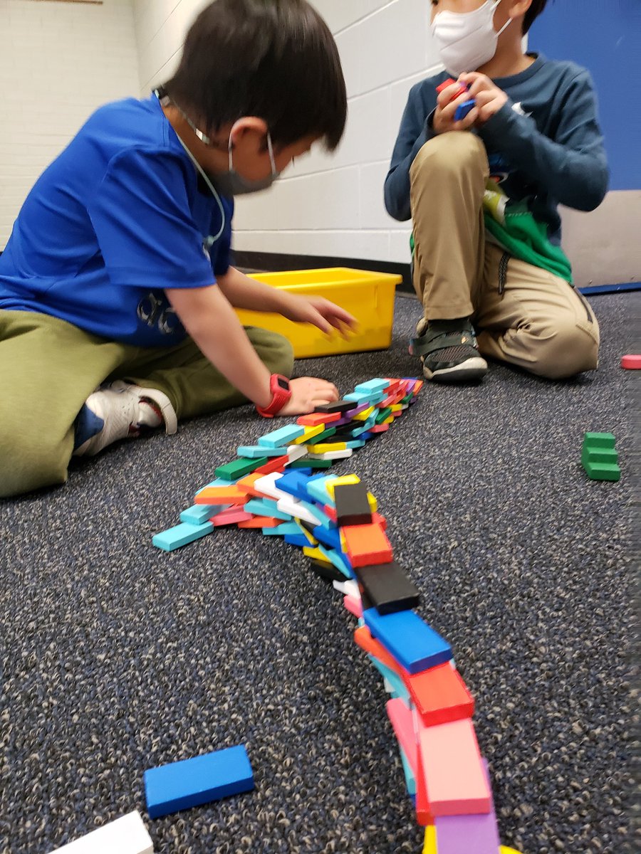TheMrsCrow22's tweet photo. They always build the coolest things!
#creativeKinders #LunchBunch @WindsorWildcats #IndoorRecess https://t.co/c6ezG03GhK