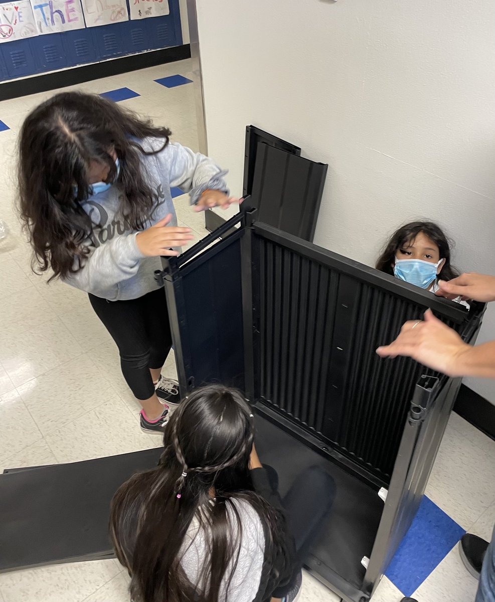CREWatDISD's tweet photo. 4th and 5th graders build the cabinets that will house Sylvia’s Closet food and uniform closet! #BetterWorldDay @ELeducation @DISDSoutheast @TrusteeHenry https://t.co/184YRfSv6U