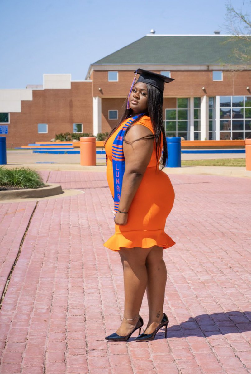 DopeAndBalling's tweet photo. I love my orange in front of my blue, My L in front of my U, I love my HBCU! 8 days until graduation 🧡💙🎓 https://t.co/KudPEw693H