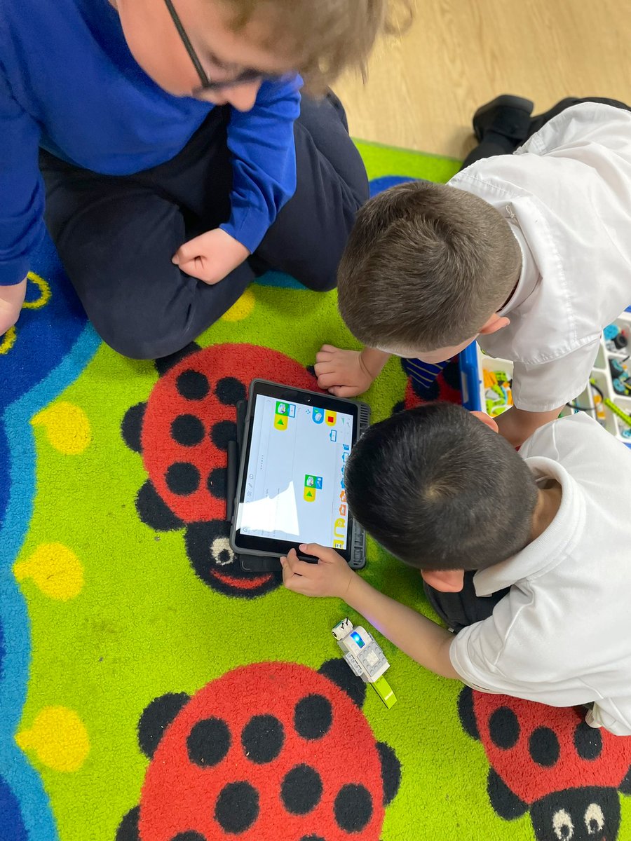 MrsWatsonBrown's tweet photo. 📱We visited P2 who showed us how to use the @LEGO_Education We Do Kits today! 📱 P6 pupils taught P2 how to use @ScratchJr then we came up with ideas of what else we can teach/learn digitally from each other!📱
@MissCleaver @P2W_VPS https://t.co/CJnlLOCg7J